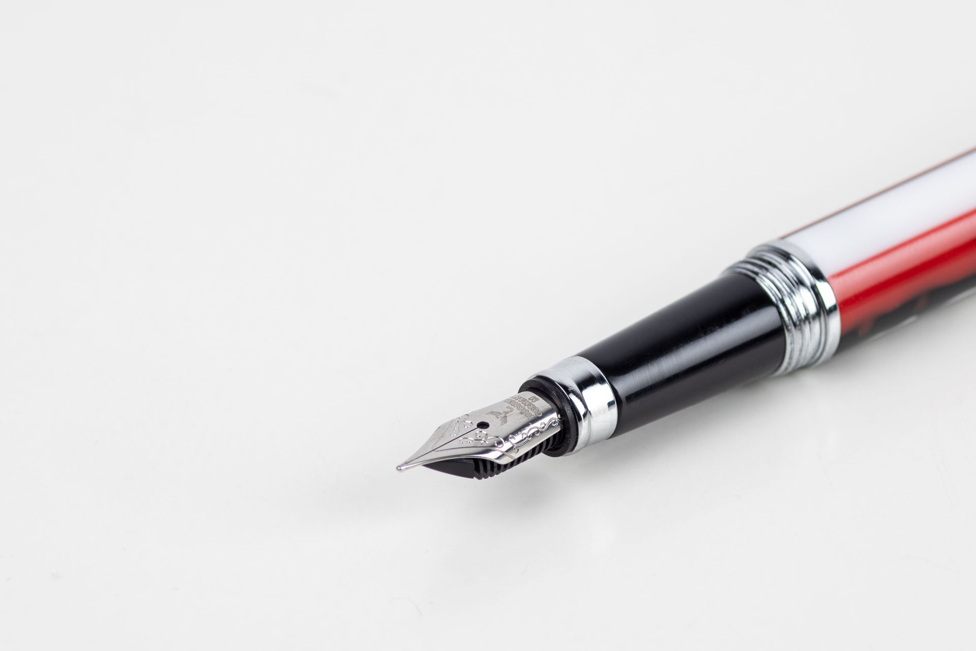 Vulcanus Fountain Pen — view 2