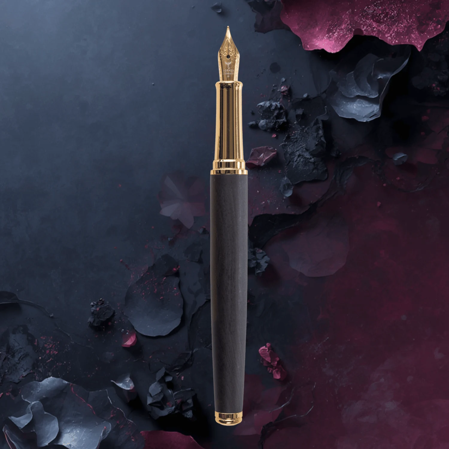 Hörner Legno fountain pen in ebony wood with a gold nib